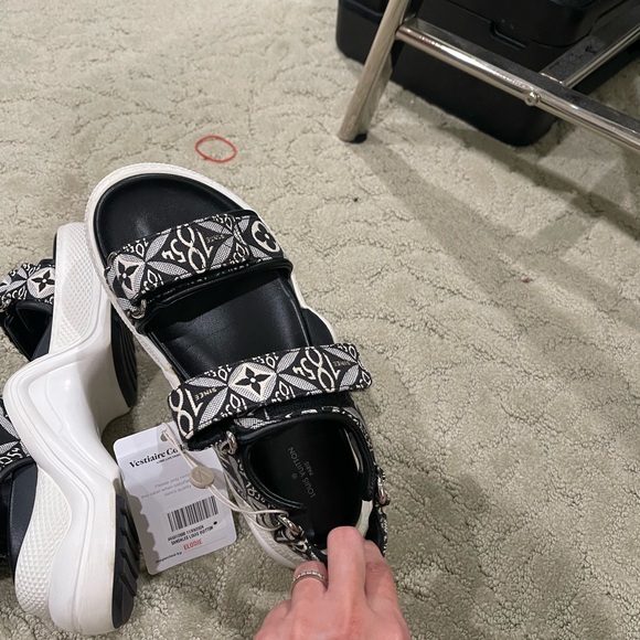 Lv sandal full logo - Picture 3 of 8